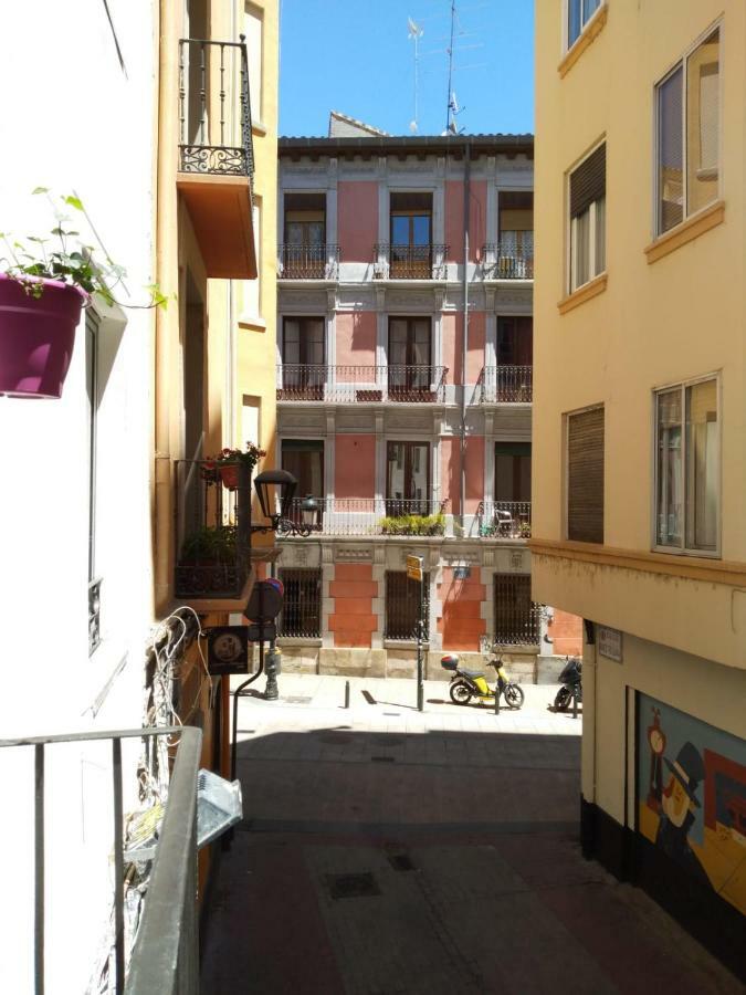 Acojedor Piso A Metros Del Pilar Y Plaza Espana Zaragoza Bagian luar foto